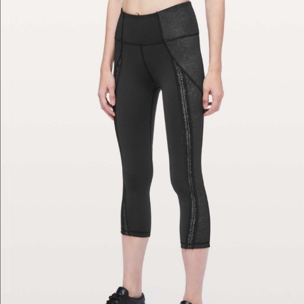 Lululemon Power Lines Crop 21" Black / Meisai Size 4